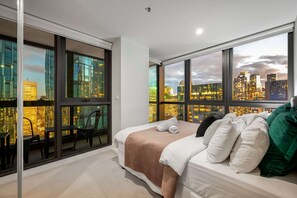 2 bedrooms, iron/ironing board, WiFi, bed sheets - Lovely City Escape 2B2B Unit in Melbourne Central (Melbourne)