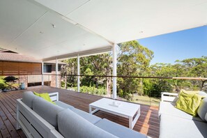 Terrace/patio - "Surfscape" – Pool, Views & Pets (Copacabana)