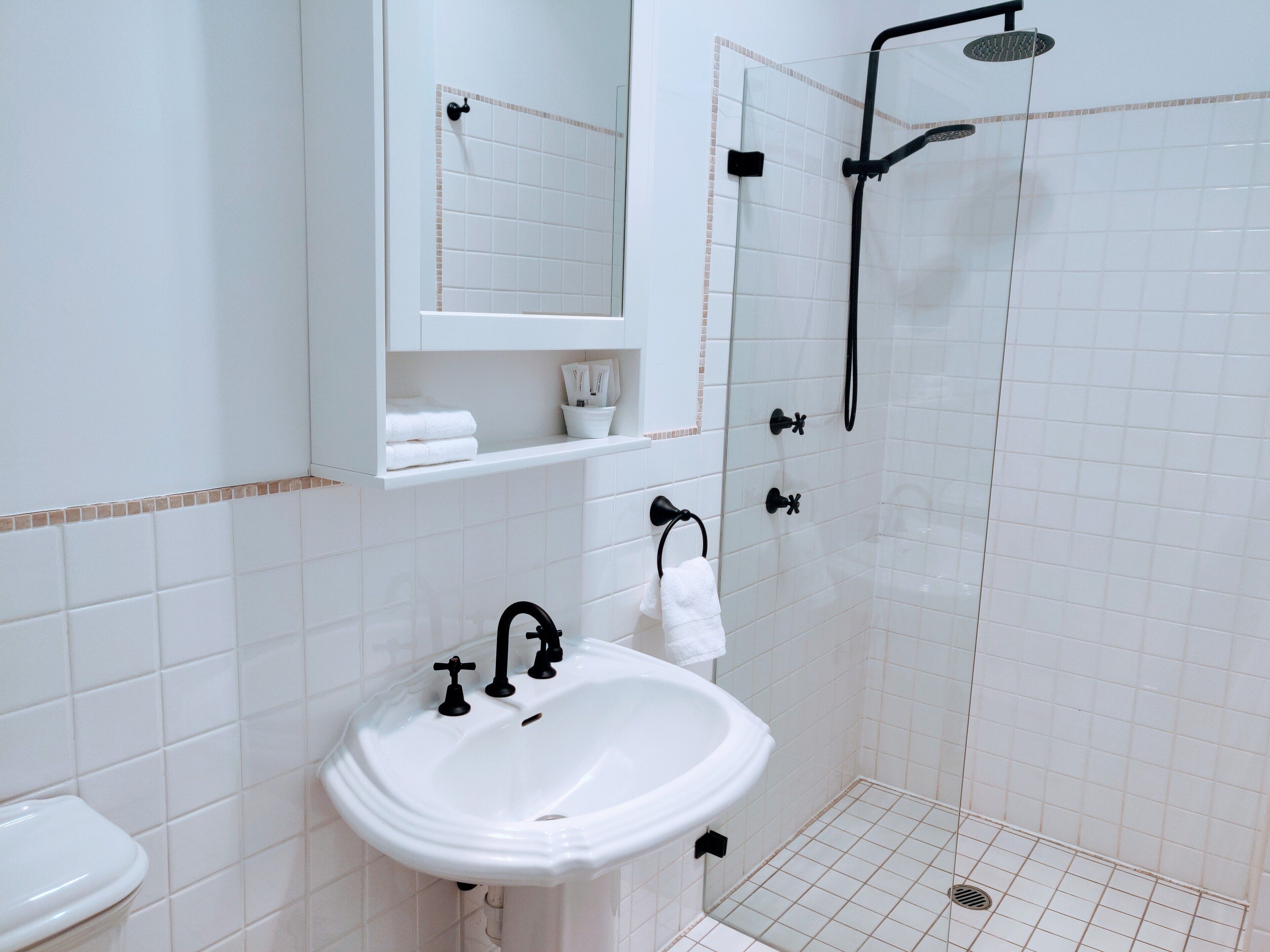 'Kareela' Heritage Terrace with Courtyard on Market