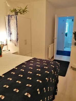 1 Schlafzimmer, Bügeleisen/Bügelbrett, kostenloses WLAN, Bettwäsche