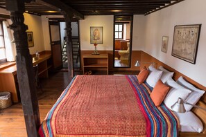 Room | 1 bedroom, in-room safe, individually decorated, individually furnished - Milla Guesthouse Bhaktapur (Bhaktapur)
