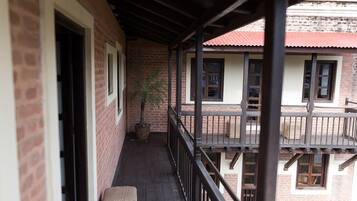 Room | Courtyard view