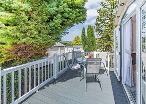 Outdoor dining - 2 bedroom accommodation in Axminster (Axminster)