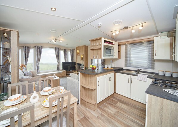 Fridge, oven, stovetop, toaster