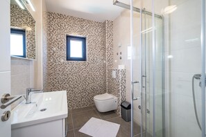 Shower, towels - Deluxe Studio Villa Laura with pool 4B (Novalja)
