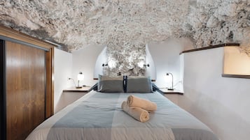 1 habitación, tabla de planchar con plancha, wifi gratis y ropa de cama