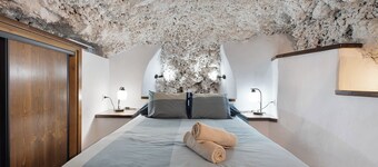 Holiday Apartment "Cueva El Desvelo" with Sea View, 3 Private Terraces & Wi-Fi