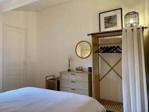 2 chambres, fer et planche à repasser, Wi-Fi gratuit, draps fournis