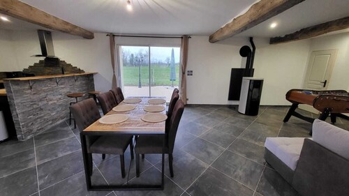 Gîtes with spa in the heart of nature, 10 minutes from the beach