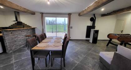 Gîtes with spa in the heart of nature, 10 minutes from the beach