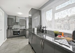 Microwave, oven