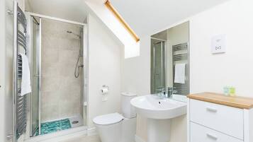 Shower, free toiletries, hair dryer