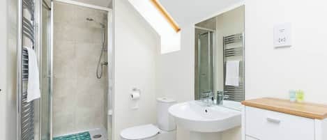 Shower, free toiletries, hair dryer
