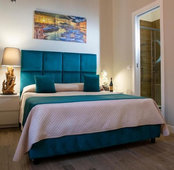 Business Double Room, 1 Double Bed, Private Bathroom, Courtyard View - Vivi a Napoli (Naples)