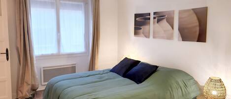 2 bedrooms, WiFi, bed sheets