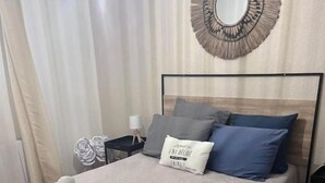 2 bedrooms, desk, iron/ironing board, WiFi (free)