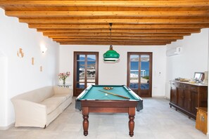 غرفة الألعاب