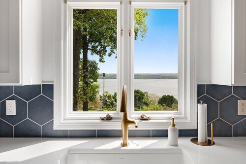 Cayuga Lake Views | Wine Trail | Lake Access