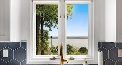 Cayuga Lake Views | Wine Trail | Lake Access