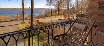 Cayuga Lake | 18 Guest | Wine Trail | Lake Access