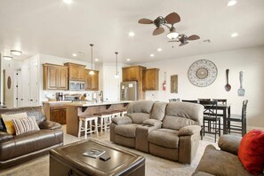 TV, fireplace, offices - Secluded Home | Private Hot Tub | 4 Bdrm (Washington)