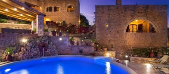 Samonas Traditional Villas whith breathtaking views. 5 maisonettes