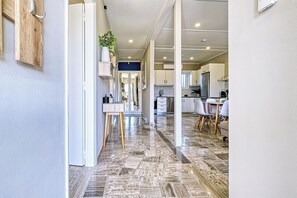 Interior - Katerina's Place (ARGOS)