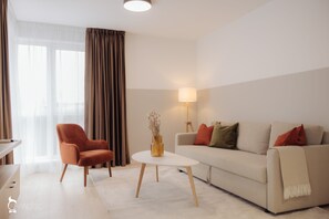 Premium-Apartment | Hochwertige Bettwaren, Minibar (mit einigen kostenlosen Artikeln)