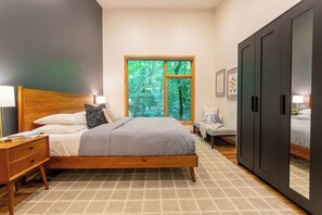 4 habitaciones, escritorio, tabla de planchar con plancha y wifi gratis