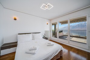Deluxe Apartment | 2 bedrooms, desk, iron/ironing board, free WiFi - Spacious Panoramic Penthouse in Montreux (Montreux)