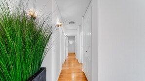 Deluxe Apartment | 2 bedrooms, desk, iron/ironing board, WiFi (free) - Spacious Panoramic Penthouse in Montreux (Montreux)