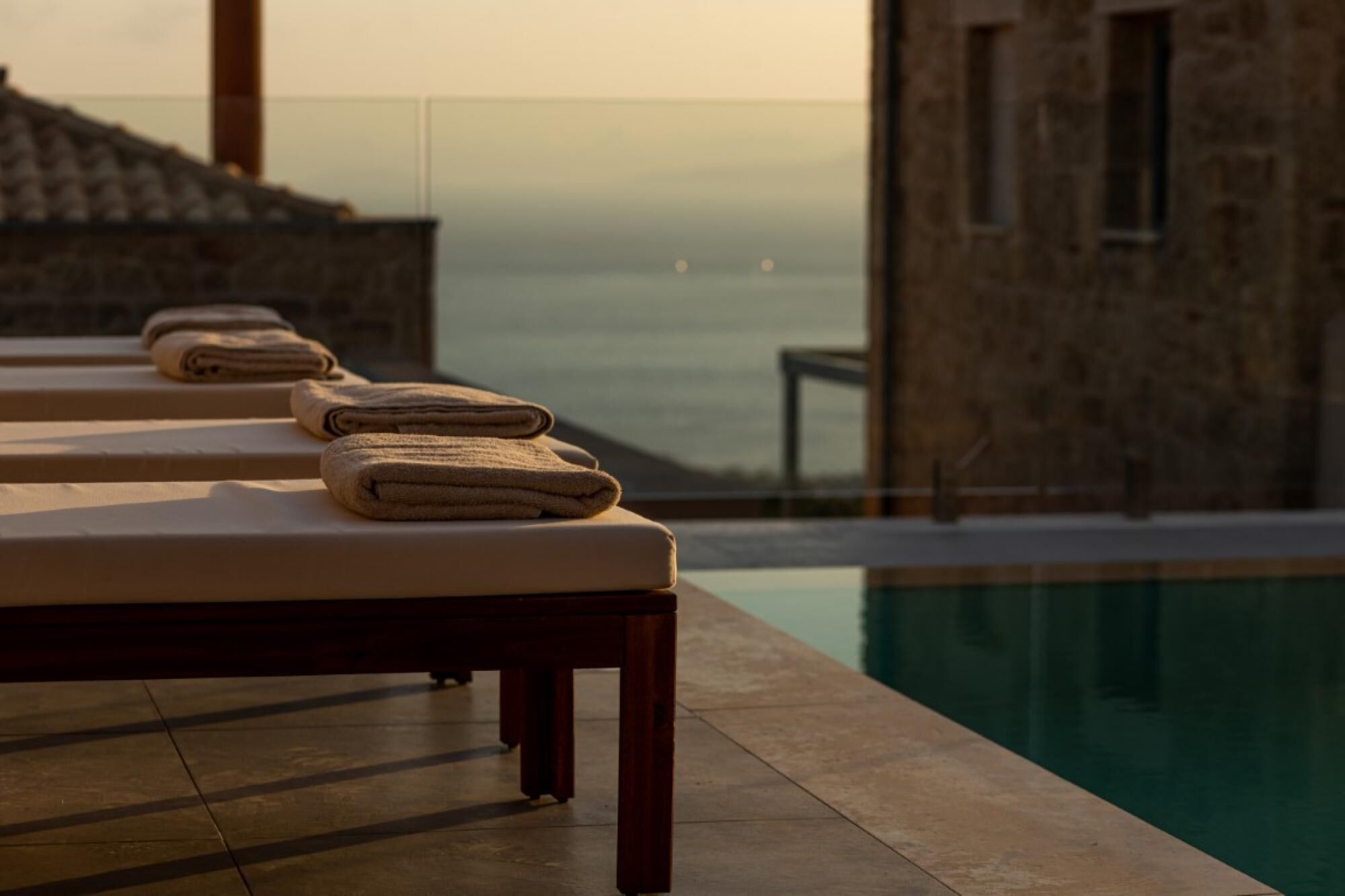 Vila, para fumantes | 6 quartos