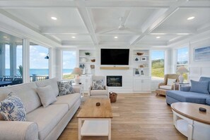 Smart TV, fireplace, DVD player