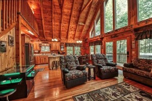 Televisión, chimenea y videojuegos