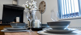 Casa Lobo's Beautiful Suites +free offroad parking- Suite #1