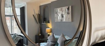 Casa Lobo's Beautiful Suites +free offroad parking