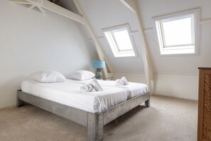 3 bedrooms, iron/ironing board, travel cot, WiFi