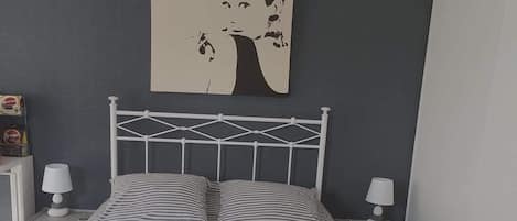 1 Schlafzimmer, WLAN, Bettwäsche