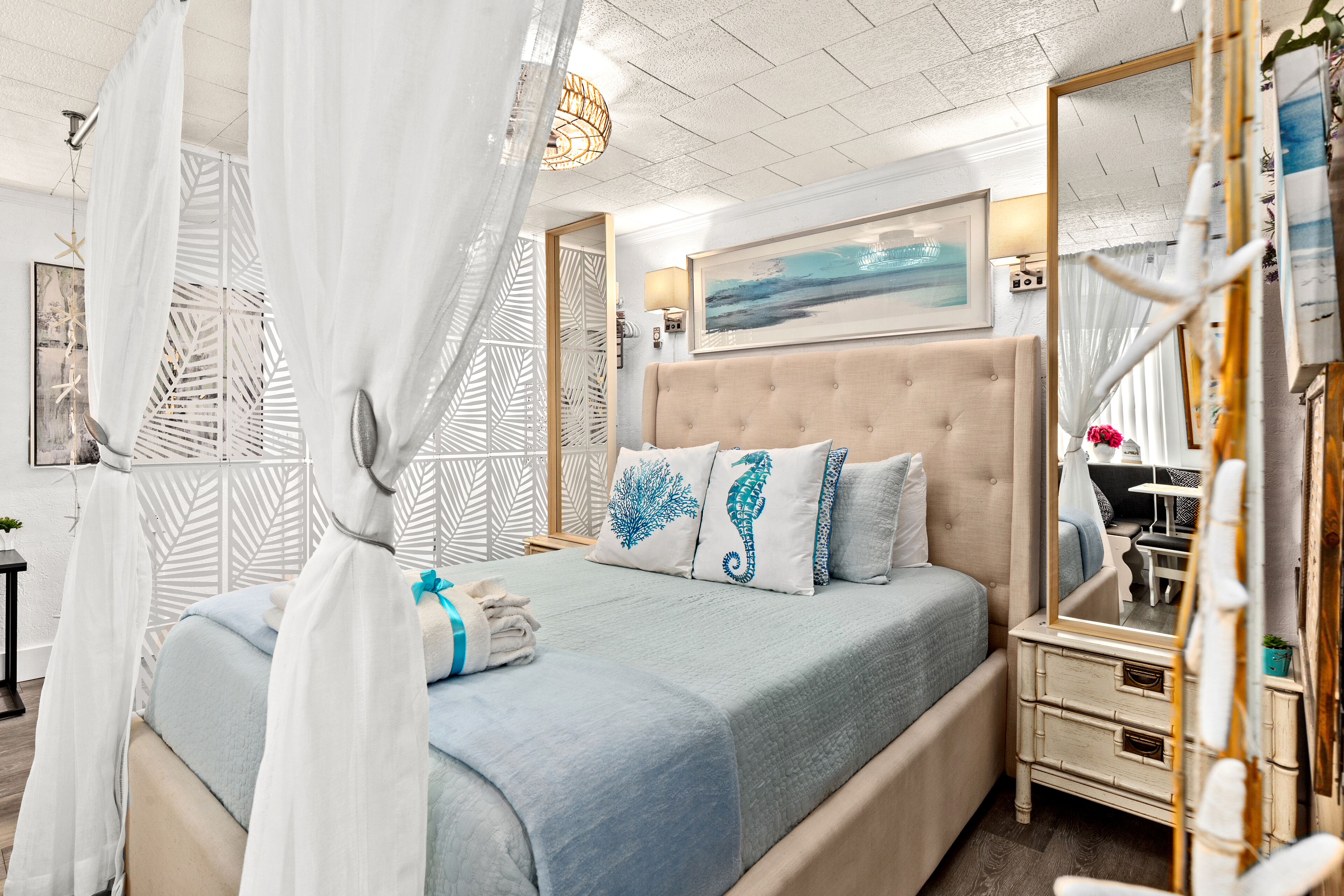 Adorable "Tiny Home" Close to Beach - Everything New! Monthly Available!