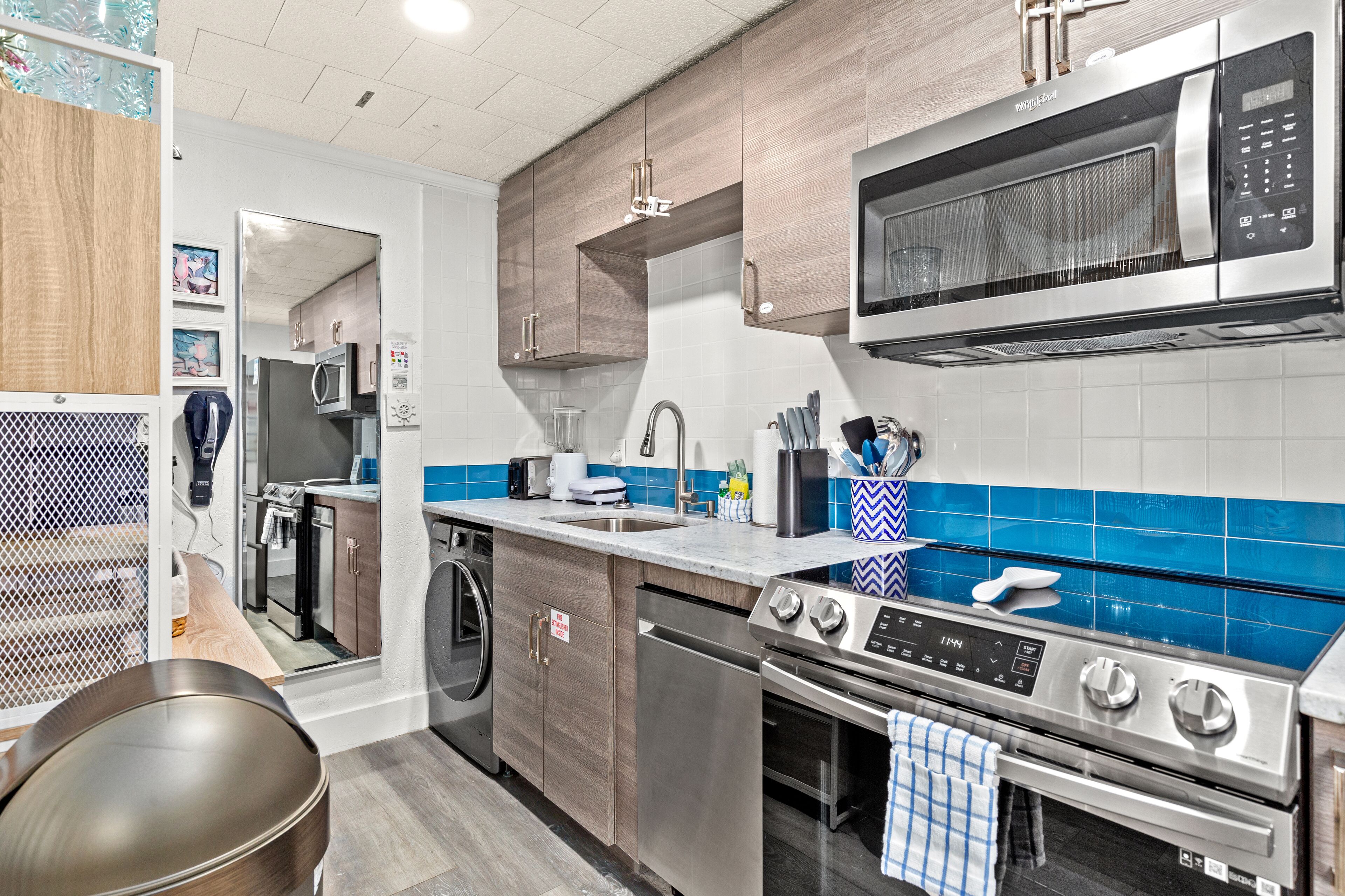 Adorable "Tiny Home" Close to Beach - Everything New! Monthly Available!