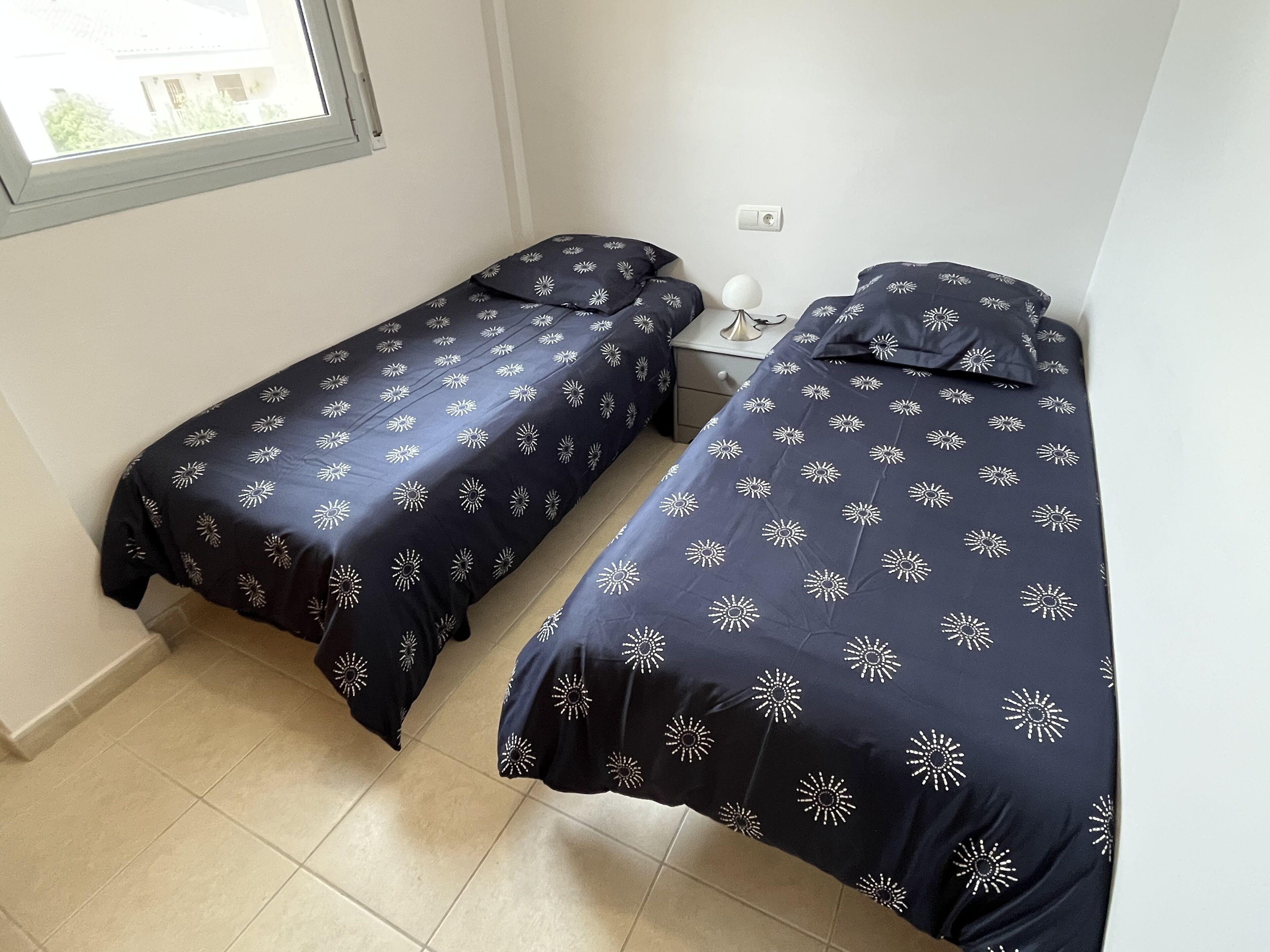 superb apartment, 3 bedrooms, 6 places, 2 bathrooms, 50 m from the sea, sea view, wifi, parking