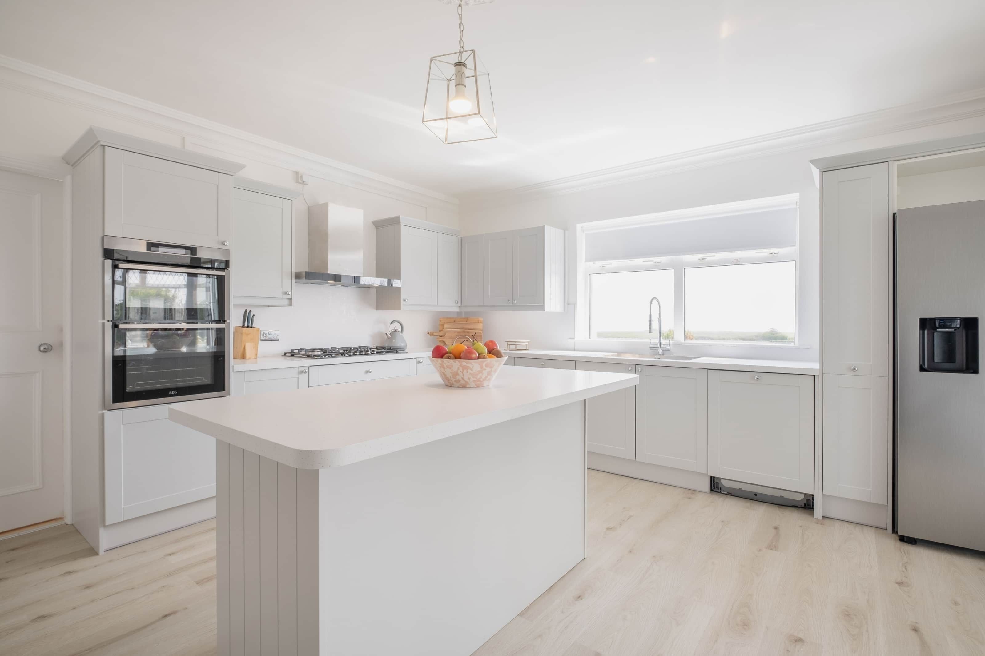 Frigorifero, microonde, forno, lavastoviglie