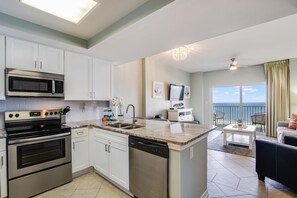 冰箱、微波炉、烤箱、炉灶