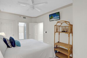 3 bedrooms, iron/ironing board, free WiFi, bed sheets - The Enclave 306 by Liquid Life (Orange Beach)