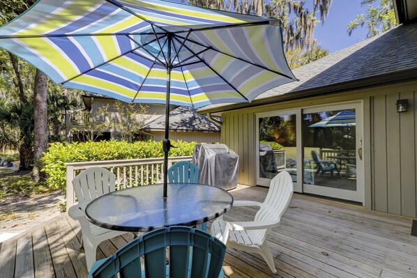 Outdoor dining