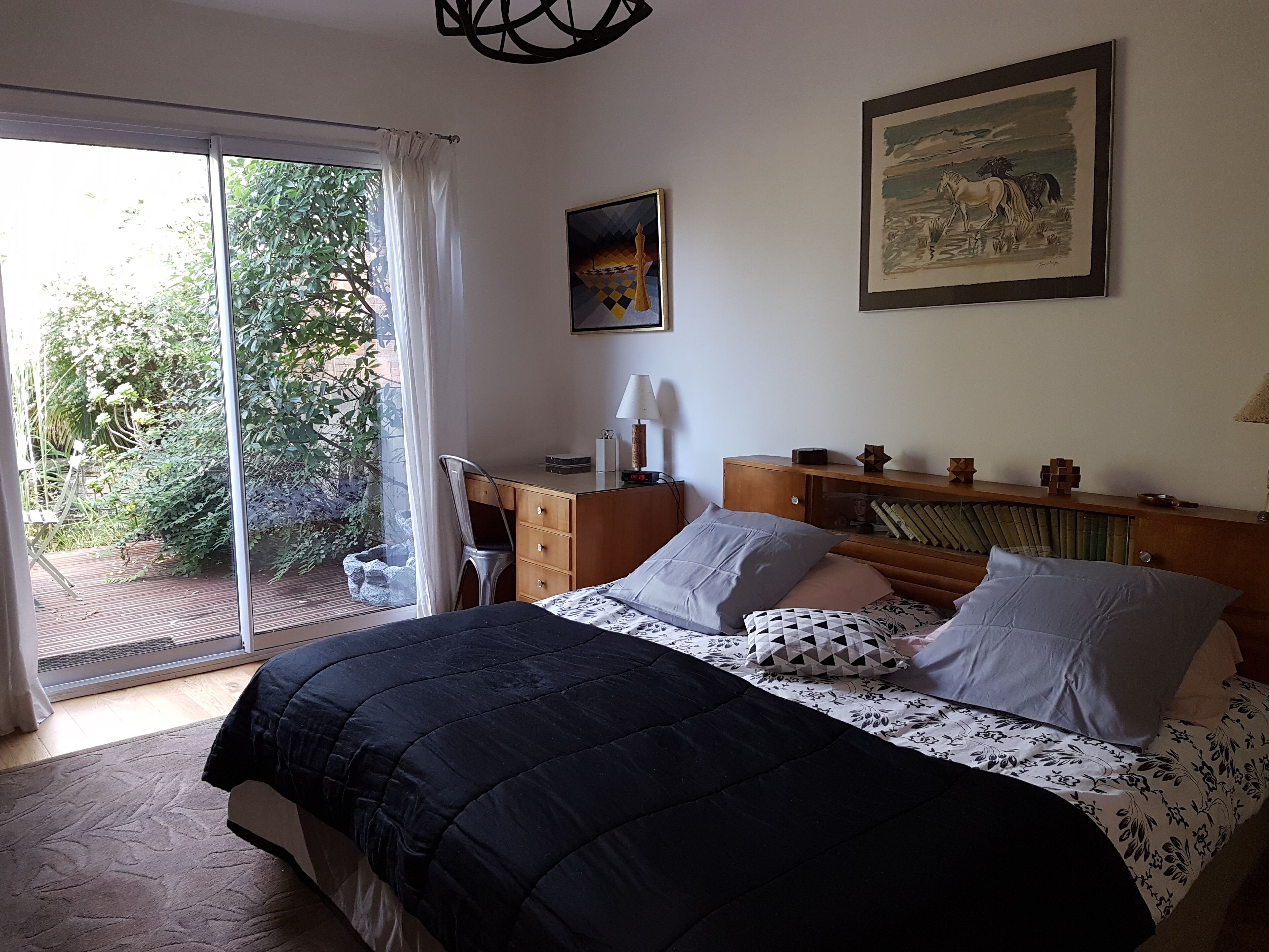 quiet 2km from Paris air-conditioned house with garden and parking