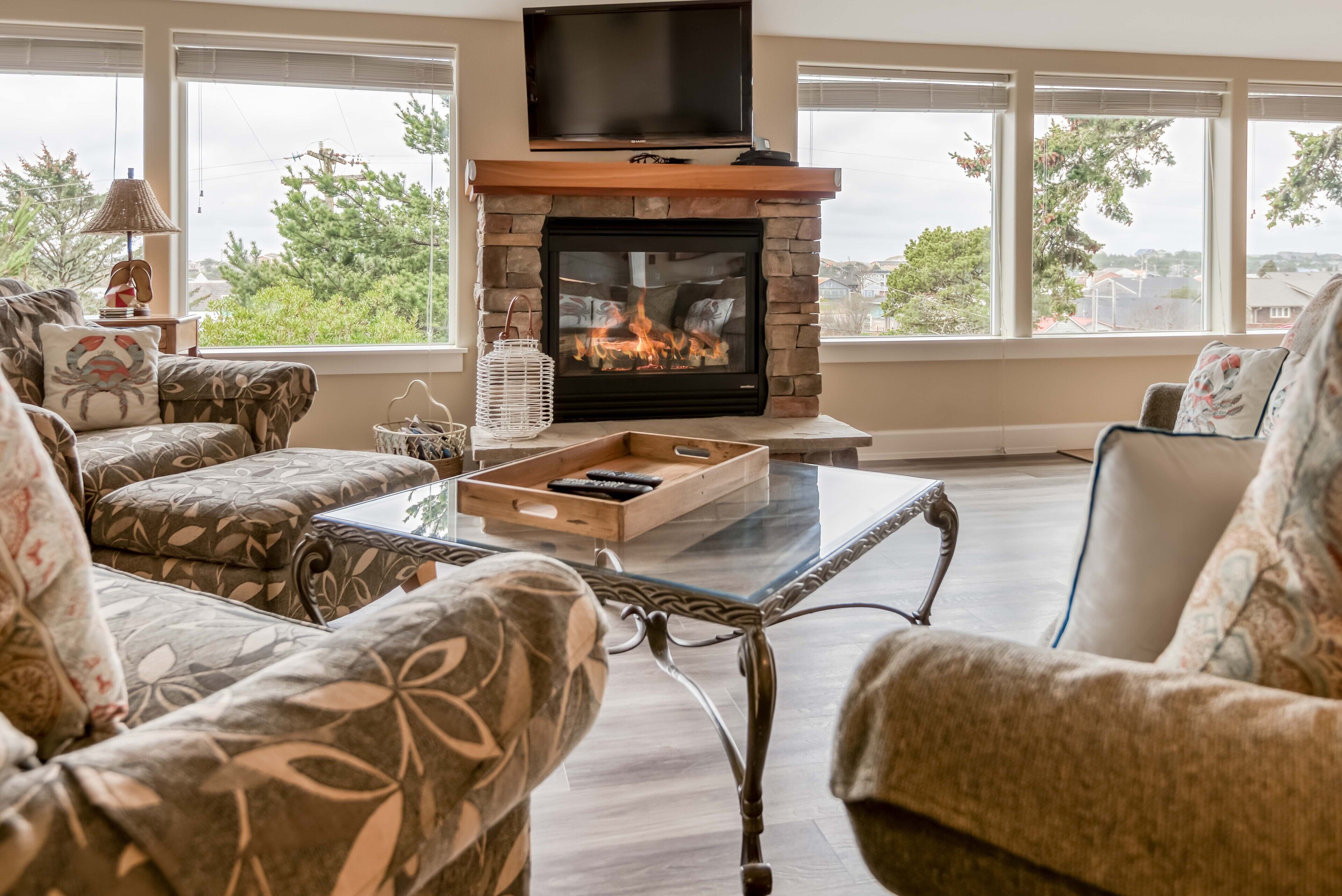 Gorgeous Pacific City Home has Ocean Views, Game Room with Bar and Pool Table!