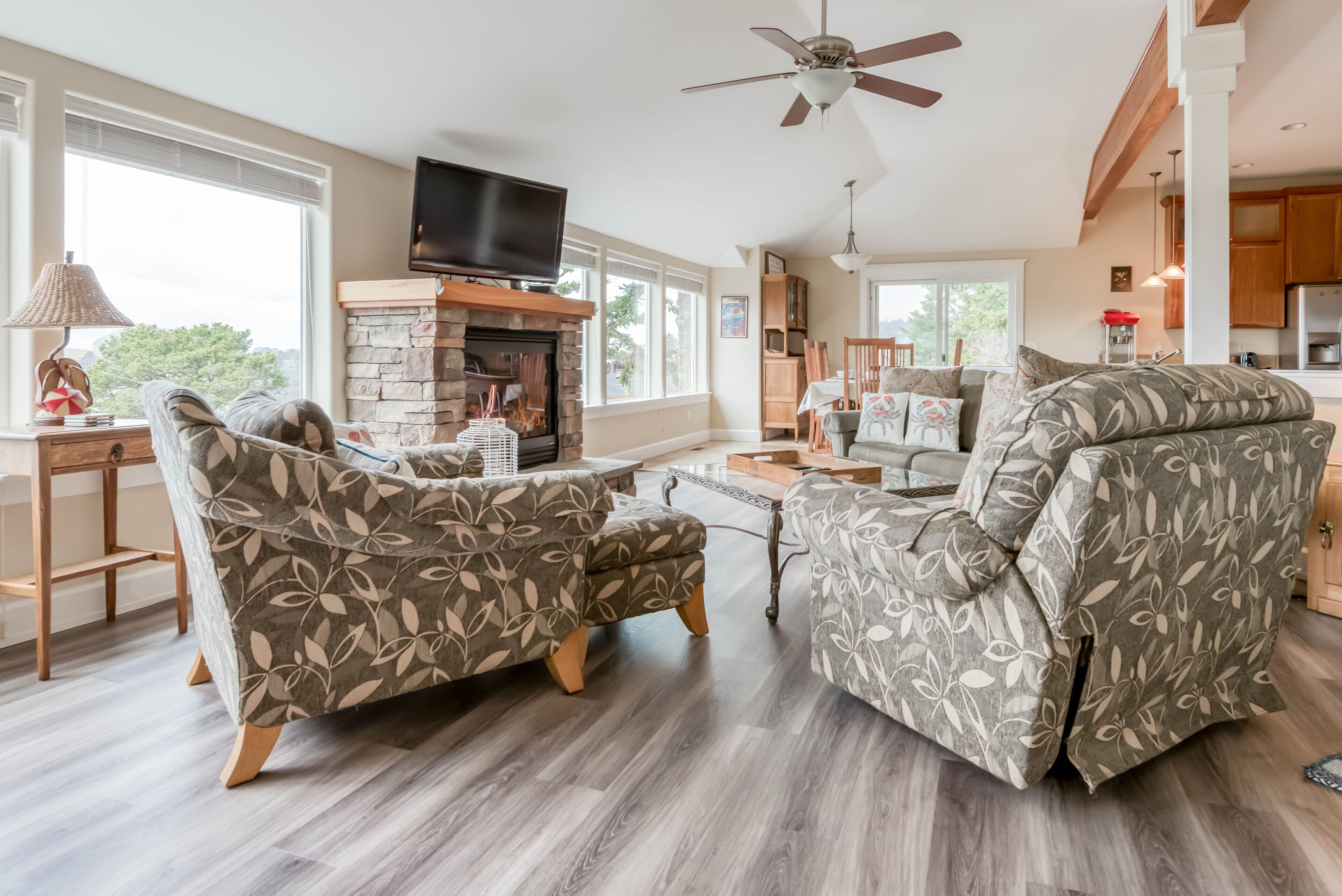 Gorgeous Pacific City Home has Ocean Views, Game Room with Bar and Pool Table!