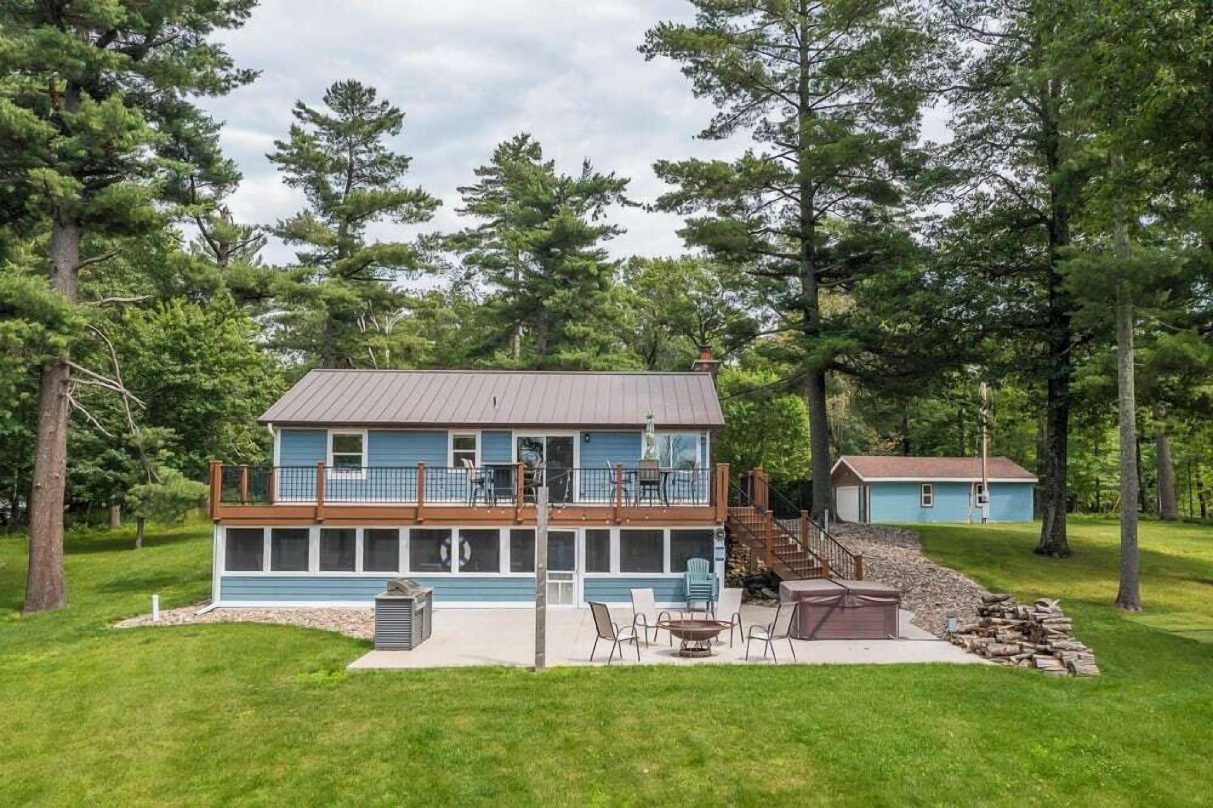 *New* North Long Lake Getaway!