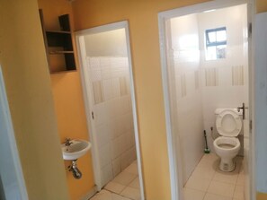 Ducha, toallas, jabón